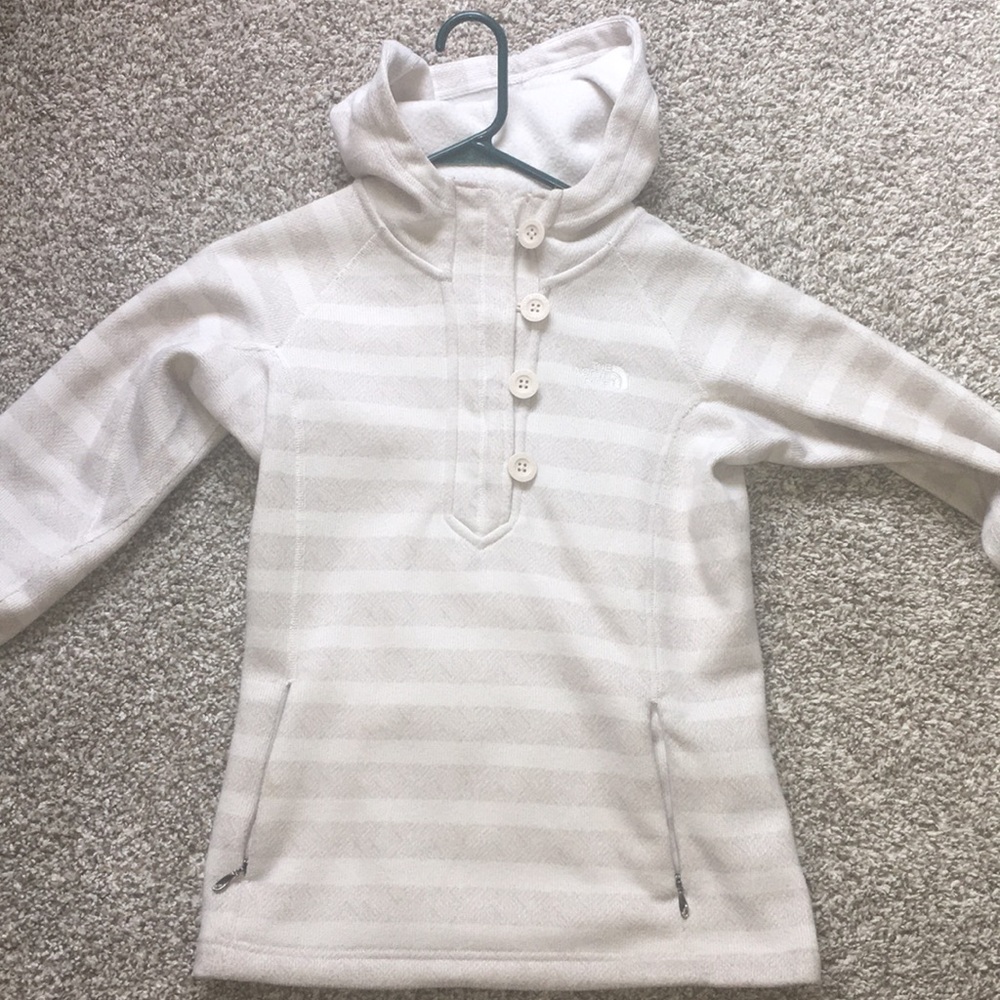Cream colored North Face pullover